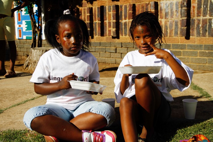 Kinder im Jugendzentrum (YAM) in Soweto