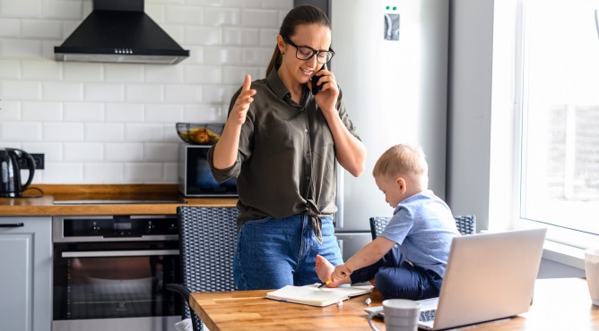 Als Unternehmer trägst du dein Unternehmen und deine Familie! Und beide tragen dich! Titelbild zu »Meine 52 besten Tipps für dein starkes Unternehmen 2021 – Tipp 16: Als Unternehmer trägst du dein Unternehmen und deine Familie! Und beide tragen dich!«