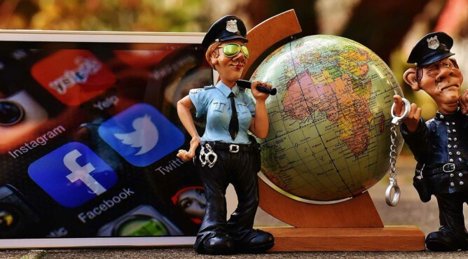 Titelbild zu »Entwickle dich – zum Social Media Star!«